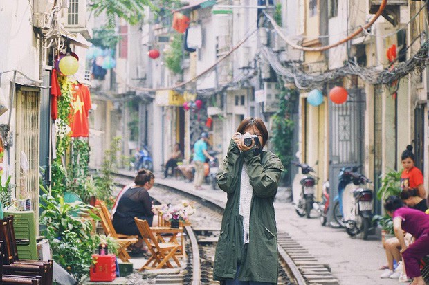 Có gan mới dám ghé 3 con phố đường tàu nổi tiếng khắp châu Á: Xóm Phùng Hưng ở Hà Nội là “đáng sợ” nhất! - Ảnh 3.