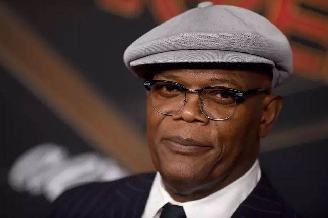 Nick Fury Samuel L. Jackson sẽ lồng tiếng trợ lý ảo Alexa của Amazon, mua về với giá chỉ 20.000 đồng - Ảnh 2.