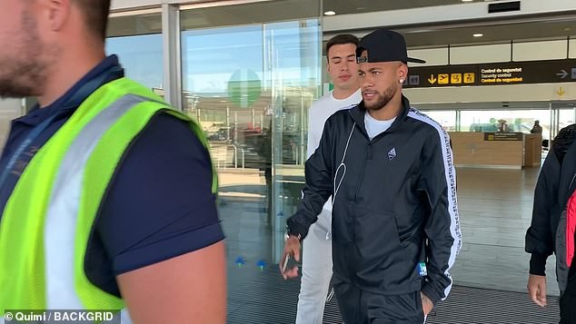 Neymar vội trở lại Barcelona nhưng với lý do khiến các culé phải lắc đầu ngao ngán - Ảnh 1.