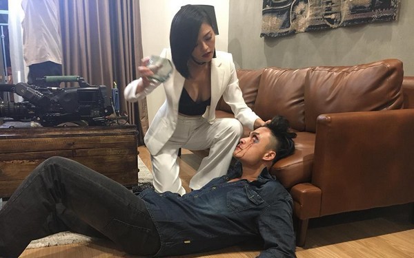 Nghe n&oacute;i anh Th&aacute;i mỏ thần (Hoa Hồng Tr&ecirc;n Ngực Tr&aacute;i) b&oacute;p cổ vợ hăng lắm, may số anh h&ecirc;n kh&ocirc;ng đạp nhầm My s&oacute;i - Ảnh 10.