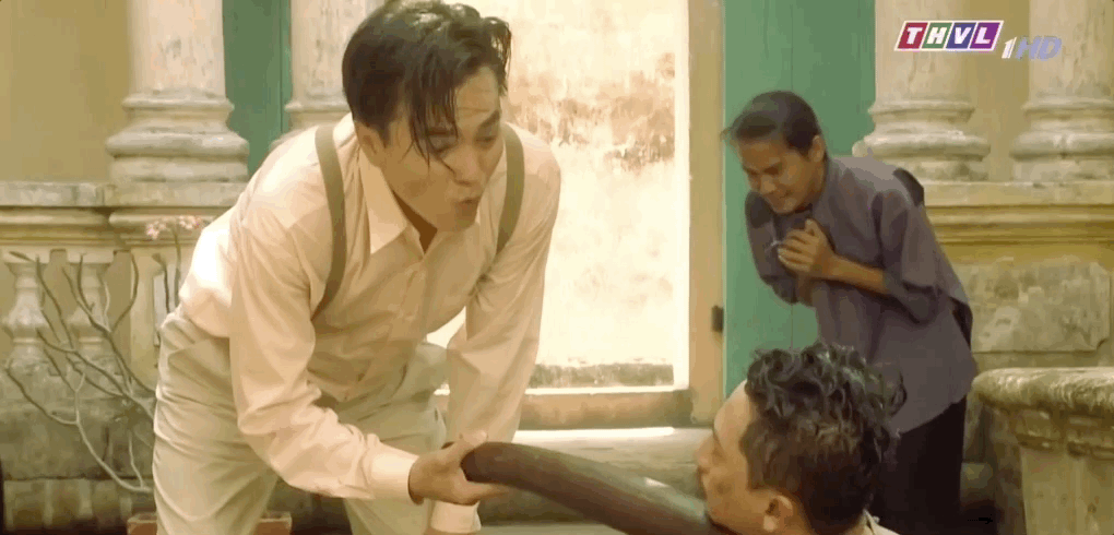 Bảo bối gia truyền của mẹ con cậu ba Duy (Tiếng Sét Trong Mưa): Cái chày dẻo như sợi bún nhưng ra tay là chết người! - Ảnh 1.