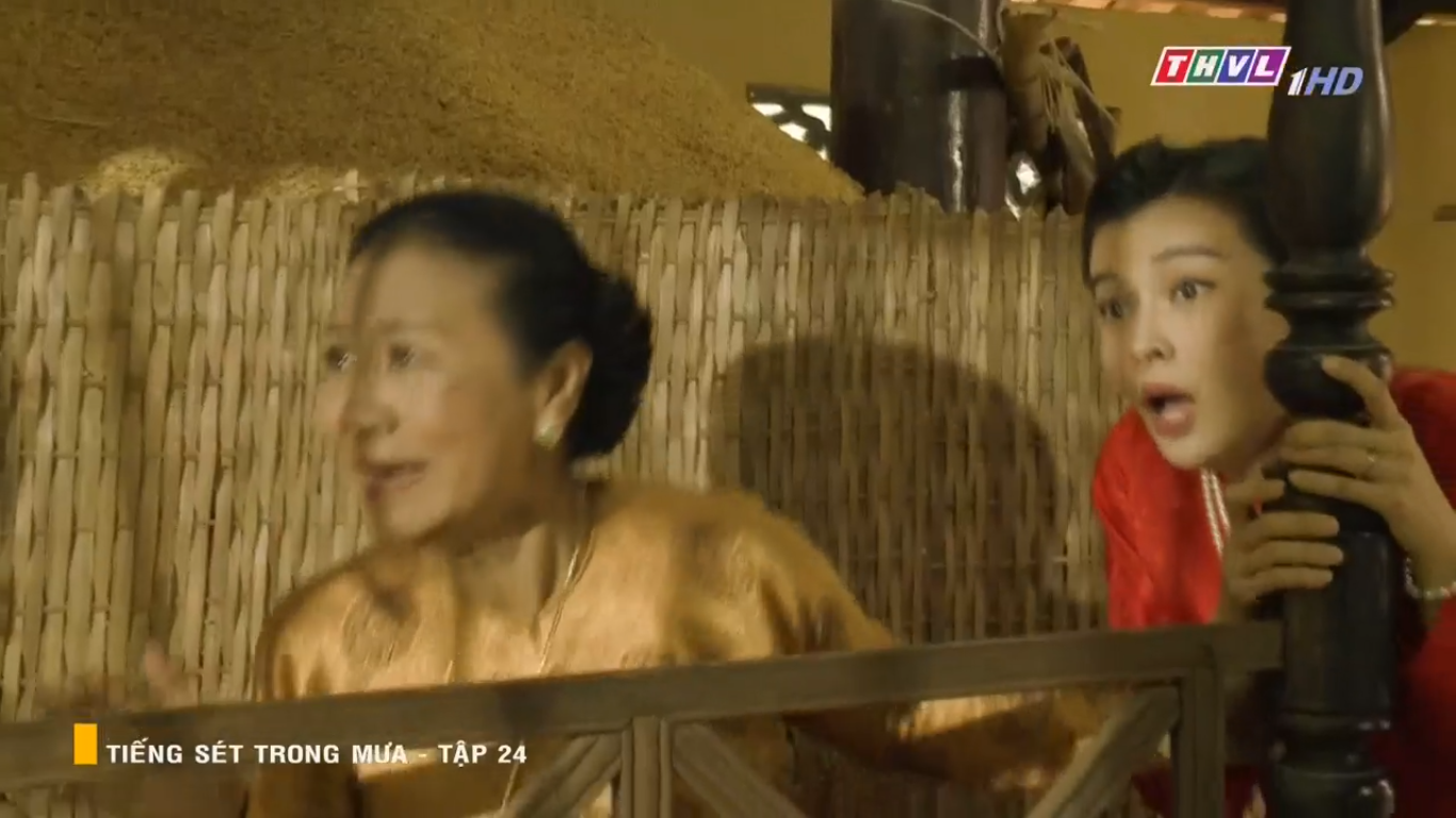 Tiếng Sét Trong Mưa tập 24: Bà Hội cắt cổ để Hiểm câm suốt đời, cậu hai run sợ nói người và quỷ không thể sống chung! - Ảnh 13. Tiếng Sét Trong Mưa tập 24: Bà Hội cắt cổ để Hiểm câm suốt đời, cậu hai run sợ nói người và quỷ không thể sống chung! - Ảnh 13.