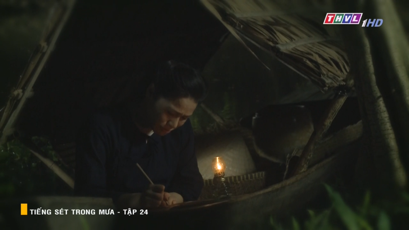 Tiếng Sét Trong Mưa tập 24: Bà Hội cắt cổ để Hiểm câm suốt đời, cậu hai run sợ nói người và quỷ không thể sống chung! - Ảnh 10. Tiếng Sét Trong Mưa tập 24: Bà Hội cắt cổ để Hiểm câm suốt đời, cậu hai run sợ nói người và quỷ không thể sống chung! - Ảnh 10.