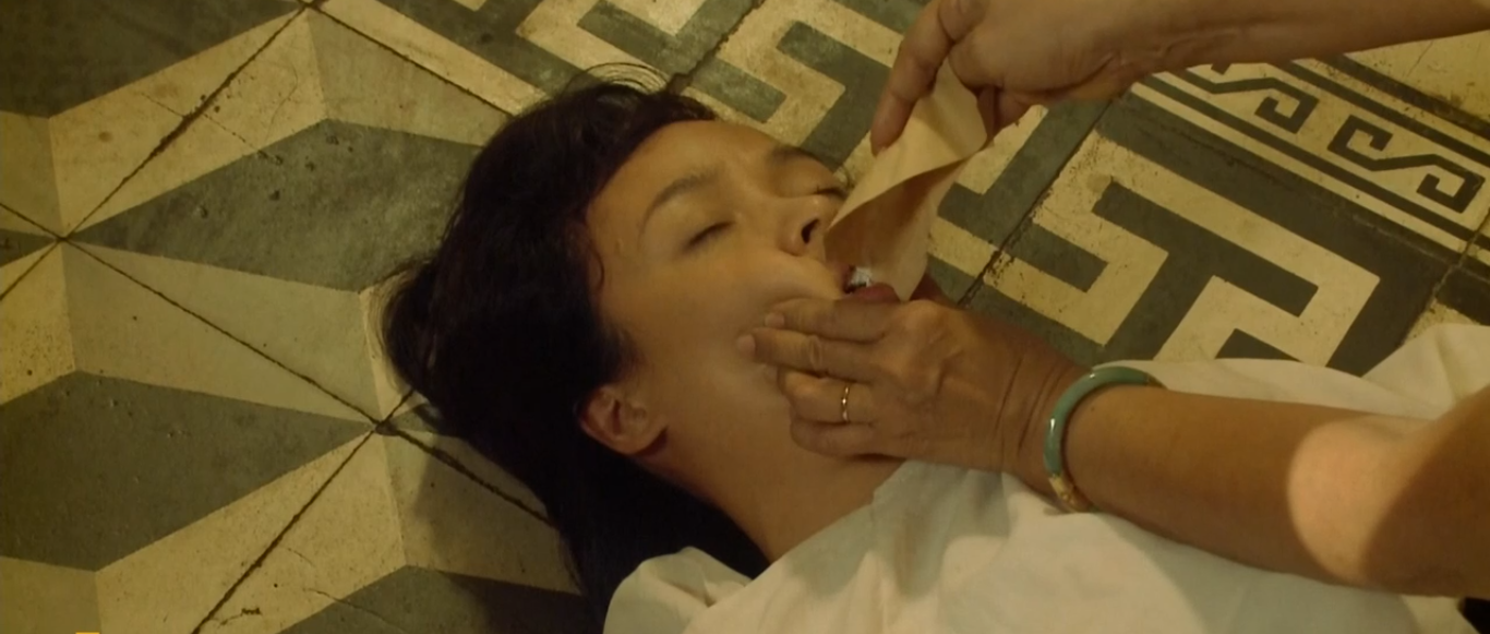 Tiếng Sét Trong Mưa tập 24: Bà Hội cắt cổ để Hiểm câm suốt đời, cậu hai run sợ nói người và quỷ không thể sống chung! - Ảnh 2. Tiếng Sét Trong Mưa tập 24: Bà Hội cắt cổ để Hiểm câm suốt đời, cậu hai run sợ nói người và quỷ không thể sống chung! - Ảnh 2.