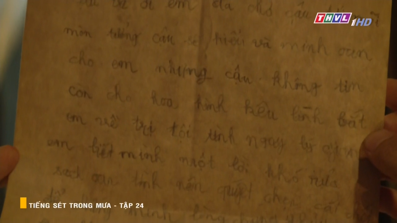 Tiếng Sét Trong Mưa tập 24: Bà Hội cắt cổ để Hiểm câm suốt đời, cậu hai run sợ nói người và quỷ không thể sống chung! - Ảnh 11. Tiếng Sét Trong Mưa tập 24: Bà Hội cắt cổ để Hiểm câm suốt đời, cậu hai run sợ nói người và quỷ không thể sống chung! - Ảnh 11.