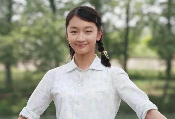 Nhan sắc 29 minh tinh đình đám năm 18 tuổi: Angela Baby - Dương Mịch chạy dài trước Lê Tư - Trương Bá Chi - Ảnh 20.