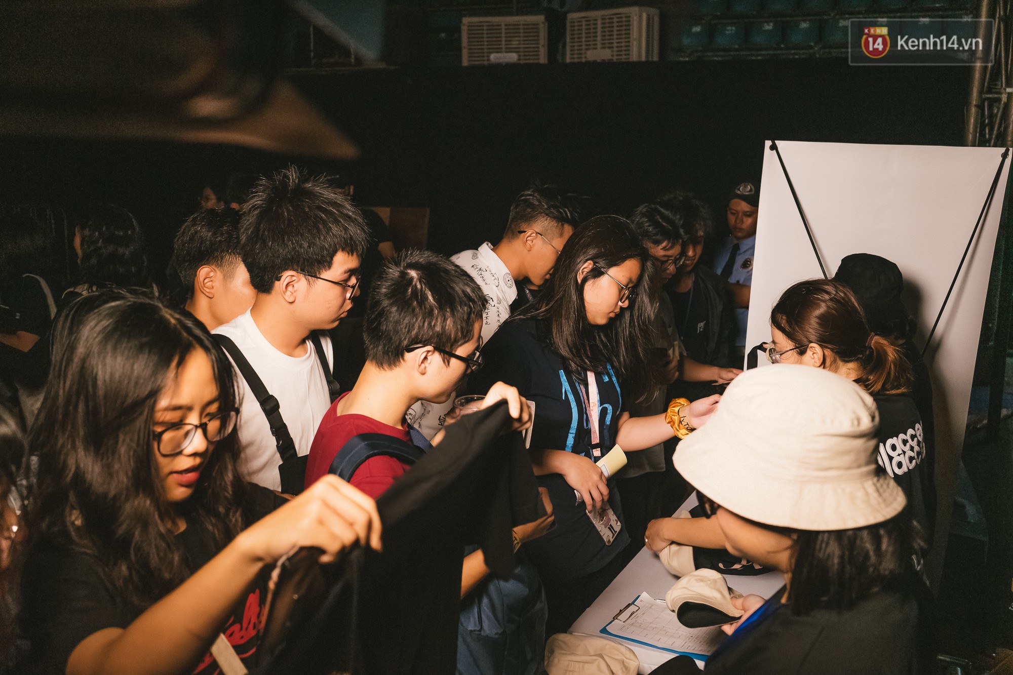 C&aacute; Hồi Hoang kết th&uacute;c Fx Tour tại TP.HCM: qu&aacute; nhiều cảm x&uacute;c v&agrave; năng lượng! - Ảnh 1.