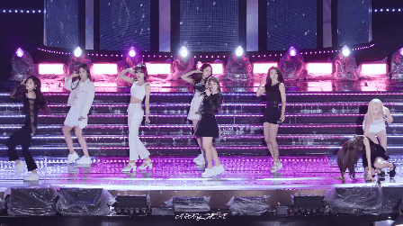 Ng&atilde; dập m&ocirc;ng v&agrave; gặp phải chấn thương nhưng th&agrave;nh vi&ecirc;n Lovelyz vẫn xử l&yacute; rất chuy&ecirc;n nghiệp, nhận được cơn mưa lời khen từ netizen - Ảnh 2.