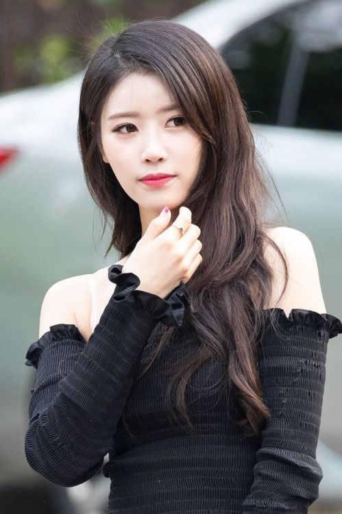 Ng&atilde; dập m&ocirc;ng v&agrave; gặp phải chấn thương nhưng th&agrave;nh vi&ecirc;n Lovelyz vẫn xử l&yacute; rất chuy&ecirc;n nghiệp, nhận được cơn mưa lời khen từ netizen - Ảnh 6.