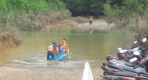 Quảng Bình: Đi xúc cá, một phụ nữ bị nước cuốn mất tích - Ảnh 1.