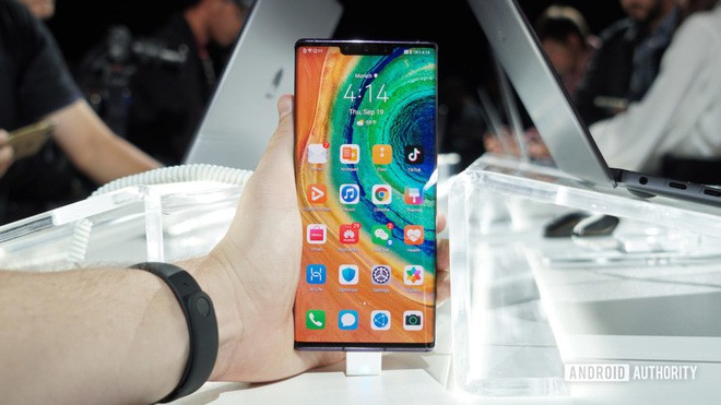 Dân chuyên ở Trung Quốc chỉ trích Huawei vì quảng cáo sai sự thật: Một trò lừa đảo và lố bịch - Ảnh 3.