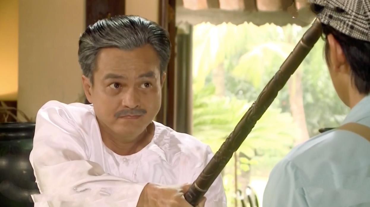 Tiếng Sét Trong Mưa tập 25: Chàng trai vàng trong làng không sợ bố con ai gọi tên quý tử của cậu Ba Duy! - Ảnh 10. Tiếng Sét Trong Mưa tập 25: Chàng trai vàng trong làng không sợ bố con ai gọi tên quý tử của cậu Ba Duy! - Ảnh 10.