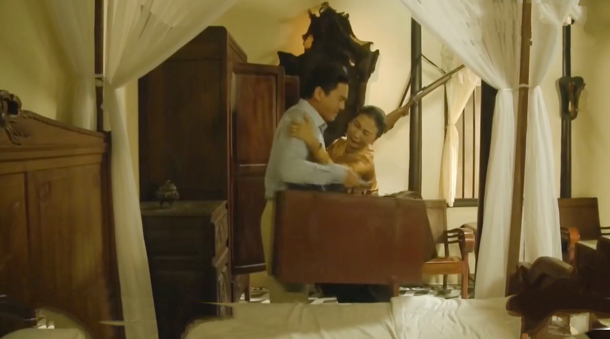 Tiếng Sét Trong Mưa tập 25: Chàng trai vàng trong làng không sợ bố con ai gọi tên quý tử của cậu Ba Duy! - Ảnh 1. Tiếng Sét Trong Mưa tập 25: Chàng trai vàng trong làng không sợ bố con ai gọi tên quý tử của cậu Ba Duy! - Ảnh 1.