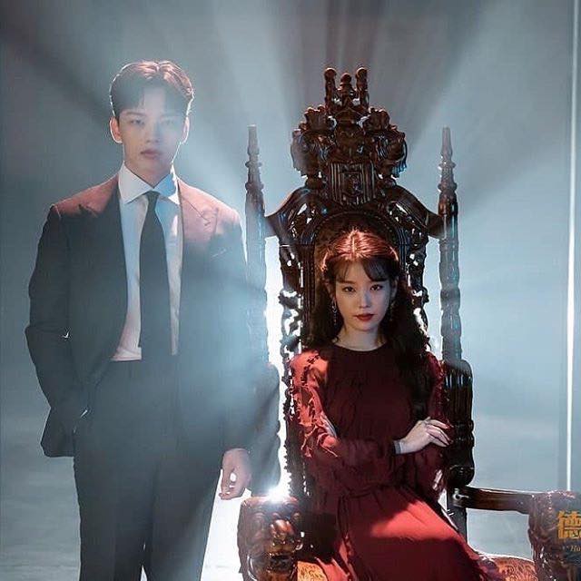 Mang tiếng đốt tiền m&agrave; đ&agrave;i H&agrave;n Quốc tvN lại keo kiệt mỗi c&aacute;i ghế: B&agrave; chủ kh&aacute;ch sạn IUphải d&ugrave;ng chung đồ với ch&uacute; ma phim kh&aacute;c? - Ảnh 2.