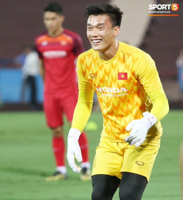 B&ugrave;i Tiến Dũng nhận l&agrave; kẻ c&ocirc; đơn, t&igrave;m bạn ở gh&eacute;p ph&ograve;ng - Ảnh 6.