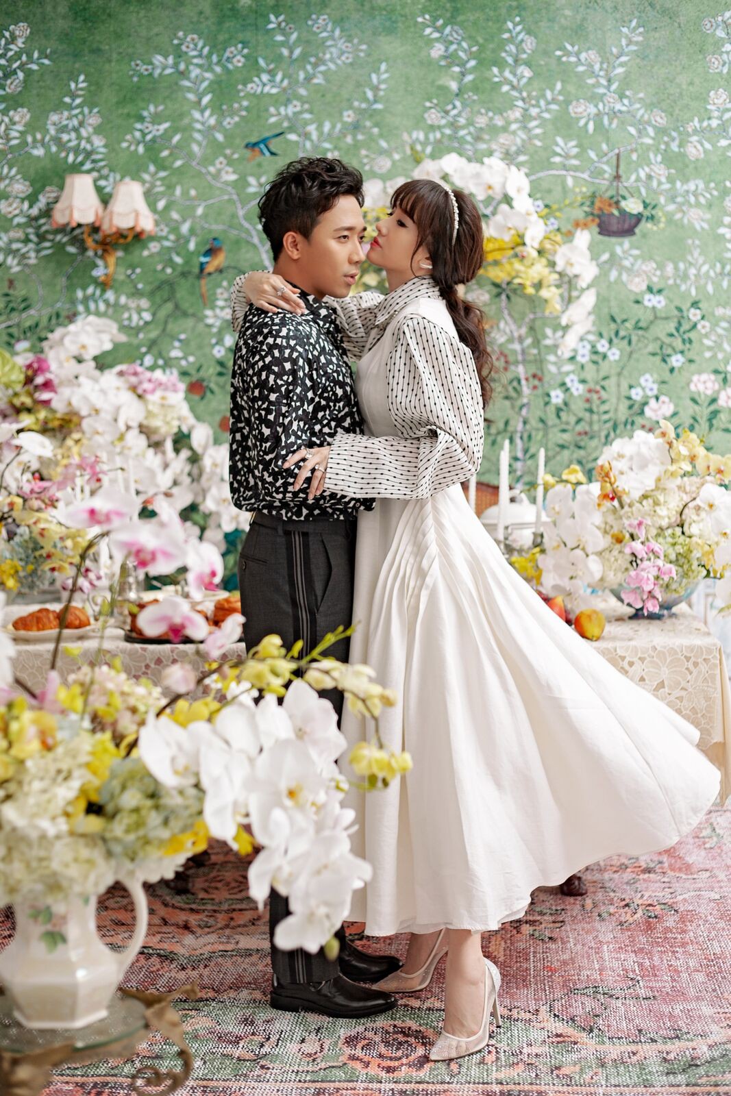 Trấn Thành và Hari Won tung bộ ảnh tình tứ như thuở mới yêu, ngày càng hạnh phúc sau gần 3 năm kết hôn - Ảnh 8.