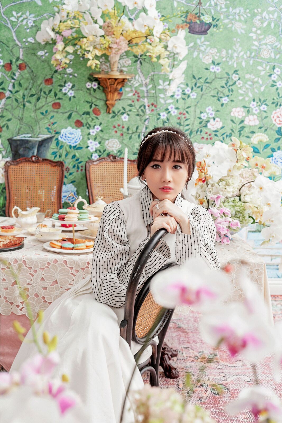 Trấn Thành và Hari Won tung bộ ảnh tình tứ như thuở mới yêu, ngày càng hạnh phúc sau gần 3 năm kết hôn - Ảnh 9.