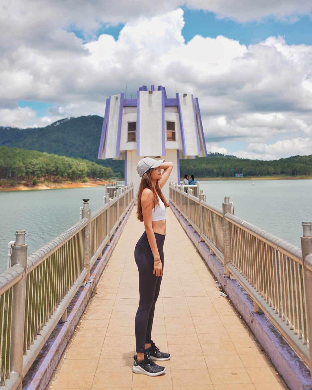 Lại một góc sống ảo Đà Lạt lên hình đẹp miễn chê còn ở ngoài thì... thấy ghê: Cái đập nước thôi mà ảo vậy hả? - Ảnh 3. Lại một góc sống ảo Đà Lạt lên hình đẹp miễn chê còn ở ngoài thì... thấy ghê: Cái đập nước thôi mà ảo vậy hả? - Ảnh 3.