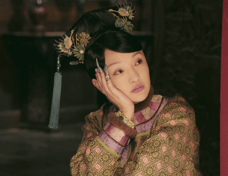 9 mỹ nhân trong bộ trang phục nhà Thanh: Dương Mịch xinh đẹp lộng lẫy, Châu Tấn soái khí ngút trời - Ảnh 18.