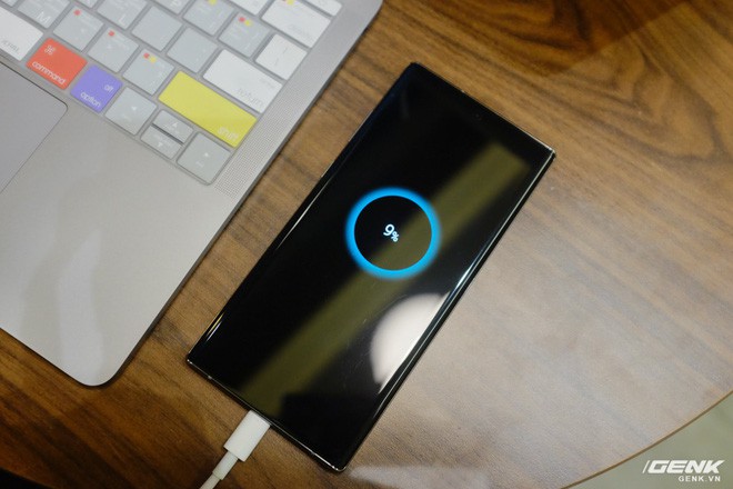 Thử cặp đôi quyền lực sạc nhanh ZMI 65W - MacBook 61W với Galaxy Note10+: Ai sẽ lên đỉnh nhanh nhất? - Ảnh 4.