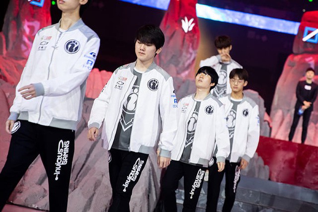 LMHT: Đương kim vô địch Invictus Gaming chật vật giành vé tới CKTG, bắt đầu hành trình bảo vệ ngôi vương - Ảnh 5.