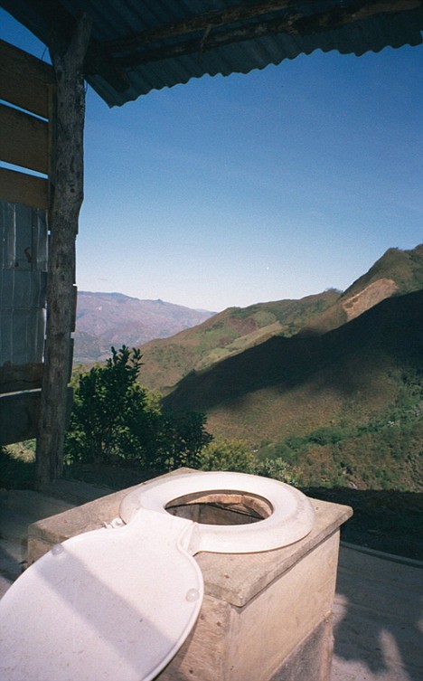 Nâng tầm giải quyết nỗi buồn lên một đẳng cấp mới với những WC có tầm view đẹp hết nút, hút hết hồn dưới đây - Ảnh 8.