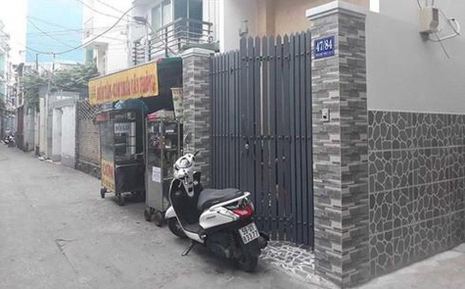 M&acirc;u thuẫn chuyện đậu &ocirc; t&ocirc; trước cửa, tạt dầu s&ocirc;i v&agrave;o người h&agrave;ng x&oacute;m - Ảnh 1.