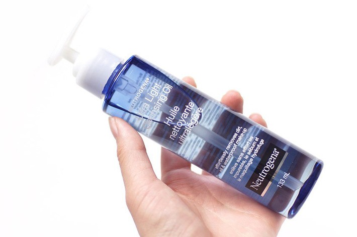 Đánh giá chân thực của một tín đồ làm đẹp kỳ cựu về 5 loại dầu tẩy trang bình dân bán chạy trên Amazon - Ảnh 4. Đánh giá chân thực của một tín đồ làm đẹp kỳ cựu về 5 loại dầu tẩy trang bình dân bán chạy trên Amazon - Ảnh 4.