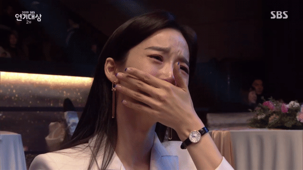 Dàn chị đẹp Vị Khách Vip khóc nấc vì Jang Nara, đến trùm báo thù Kim Sun Ah rơi lệ khi đàn em thắng giải - Ảnh 4.