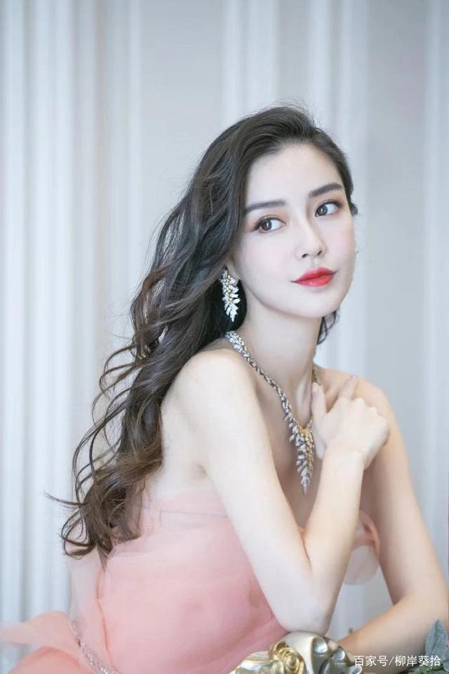 Rời xa v&ograve;ng tay anh l&agrave; b&atilde;o tố: Sự nghiệp của Angela Baby gặp kh&oacute; khăn sau khi trục trặc với Huỳnh Hiểu Minh - Ảnh 3.