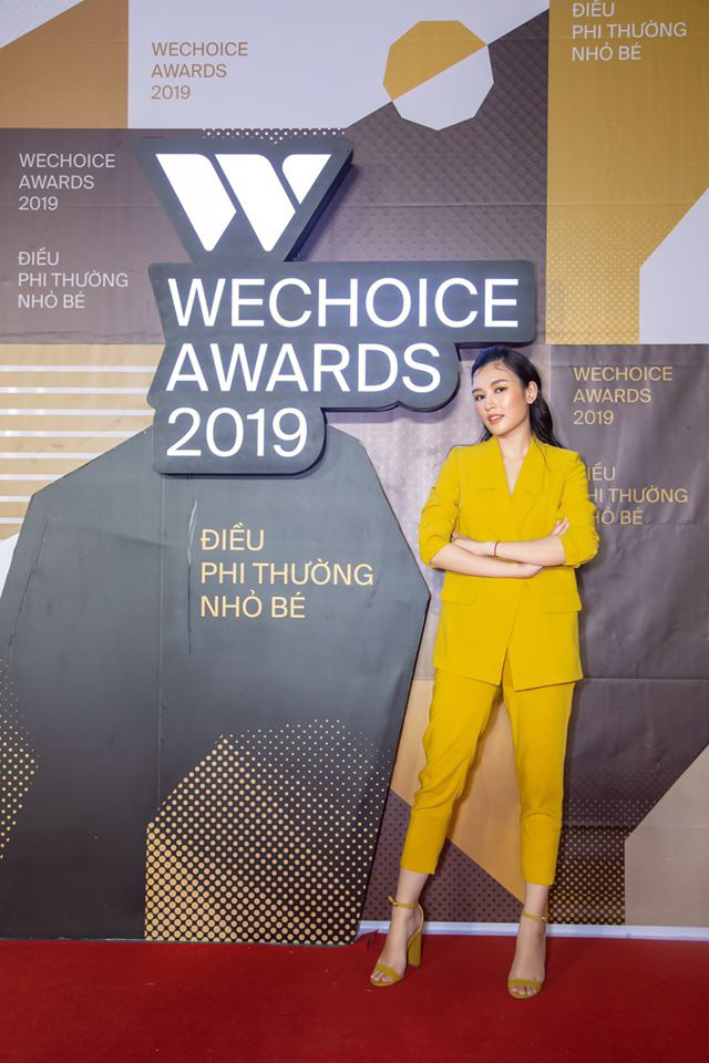 Minh Nghi, Hạ Mi, Chi Chi... mỗi người một vẻ, mười phân vẹn mười trên thảm đỏ gala WeChoice Awards 2019, cả làng game đứng ngồi không yên - Ảnh 6.