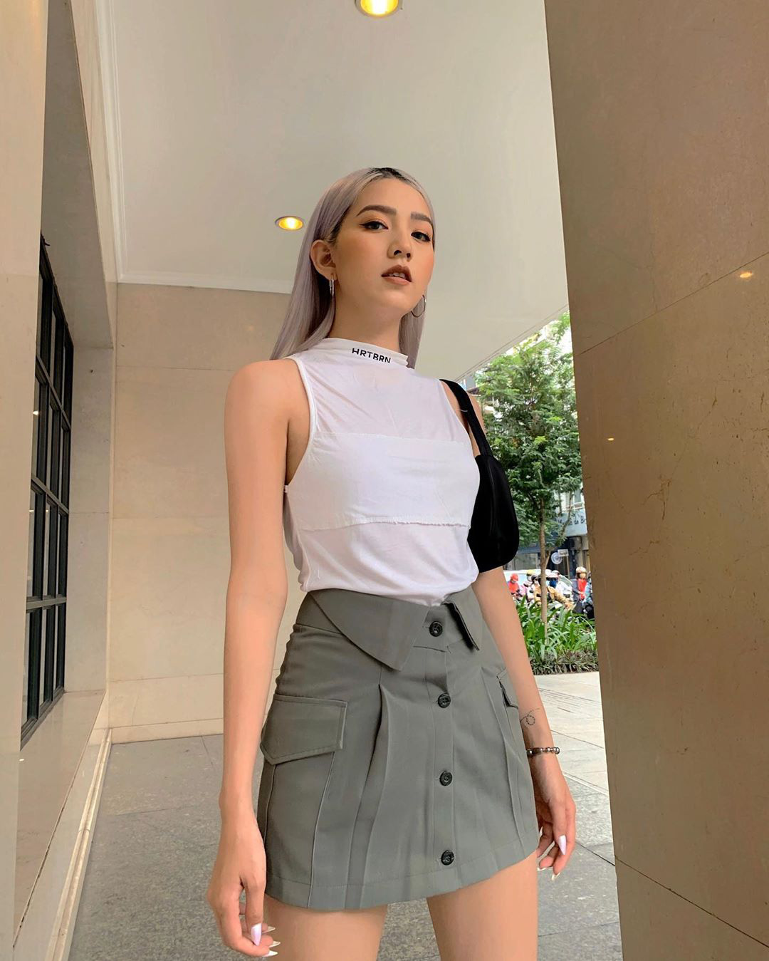 Street style của các hot girl Instagram tuần qua sẽ cho bạn cả rổ outfit đẹp thôi rồi để diện Tết, đảm bảo style xịn hơn năm cũ - Ảnh 9.