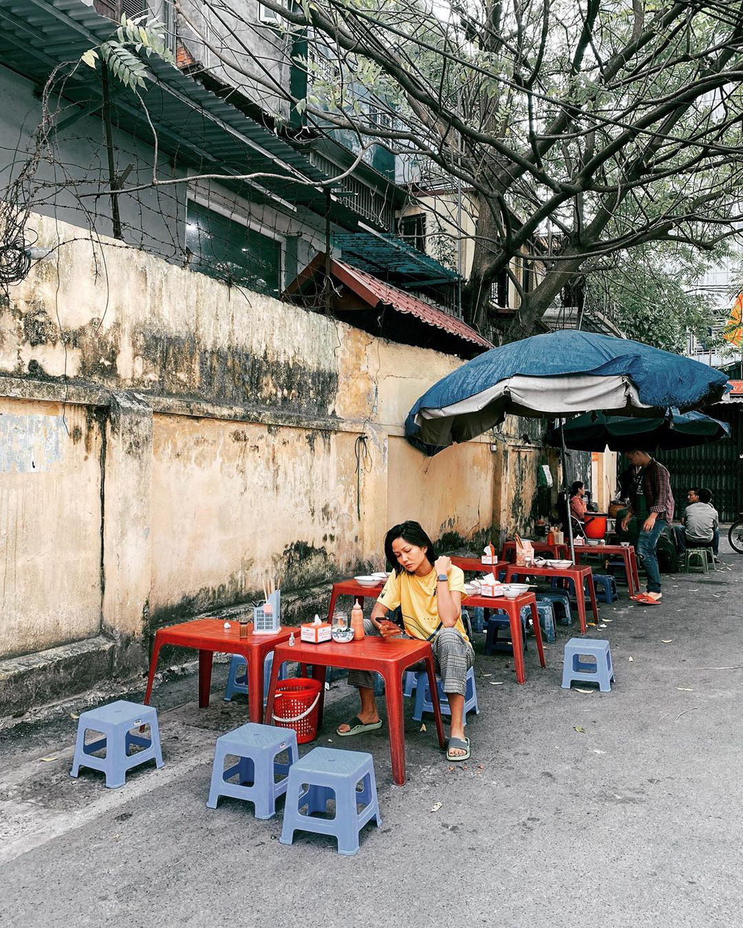 Street style sao Việt: Anh em Ông Cao Thắng lên đồ đơn giản vẫn khí chất, Denis Đặng diện quần què theo cách rất cool - Ảnh 11.