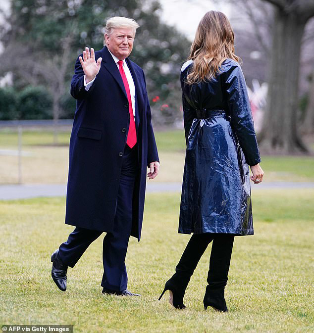 Đắng lòng cho phu nhân Melania Trump: Diện áo hiệu 50 triệu mà bị ví như khoác túi đựng rác - Ảnh 10.