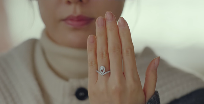 Khôn như Son Ye Jin: Cầm cố nhẫn Chaumet được trả có 2.8 triệu tiền mặt, chị thà đổi lấy đồng hồ 300 triệu tặng Hyun Bin còn hơn! - Ảnh 1.