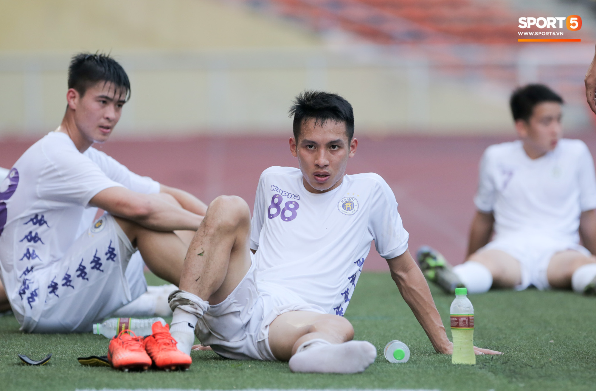 HLV Hà Nội FC nói gì sau trận thua đậm khó tin trước đại diện của Thái Lan? - Ảnh 1.