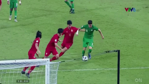 U23 Thái Lan ôm hận bởi vị trọng tài từng bắt Việt Nam chịu quả penalty khó hiểu ở vòng loại World Cup 2022 - Ảnh 1.