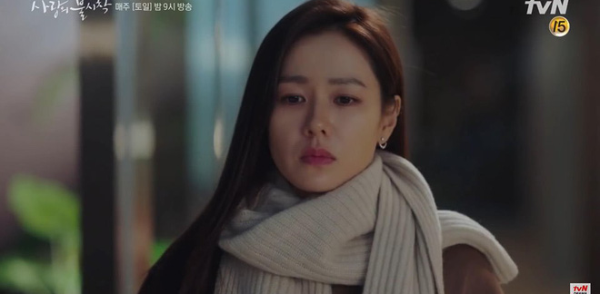 Son Ye Jin về đất mẹ vẫn khóc nức nở, Hyun Bin nhớ crush đến mất ngủ trong preview tập 10 Crash Landing on You - Ảnh 5.