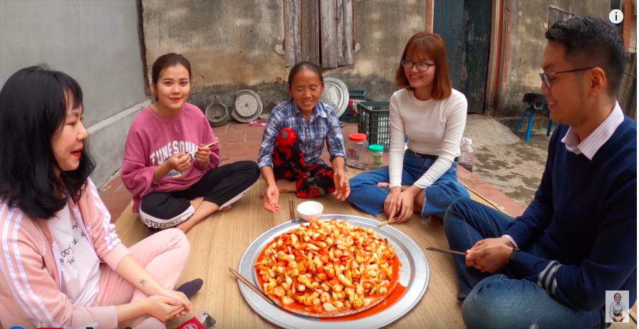 Biến tấu món kim chi “made in Việt Nam” với củ hành, bà Tân còn giới thiệu cách ăn mới ở cuối clip khiến ai cũng… té ngửa - Ảnh 5.