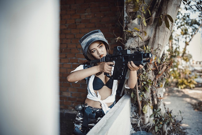 Chiêm ngưỡng những bộ cosplay PUBG nóng bỏng mắt, chỉ nhìn thôi đã muốn vác súng lên chạy bo - Ảnh 25.