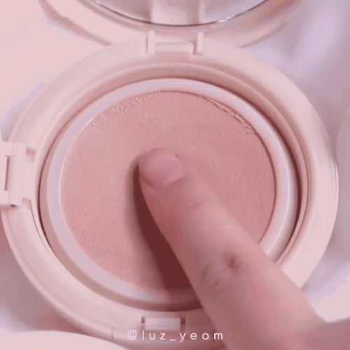 Xu hướng tạo da b&aacute;n l&igrave; đang hot tại H&agrave;n Quốc ho&aacute; ra l&agrave; nhờ loại kem nền dạng lai nh&igrave;n như hộp cushion - Ảnh 10.
