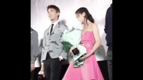 Couple đang khiến Cnet ph&aacute;t sốt, ship đi&ecirc;n đảo nhất hiện nay: Chỉ to&agrave;n khoảnh khắc v&ocirc; t&igrave;nh th&ocirc;i nhưng ngọt đến lịm tim - Ảnh 13.