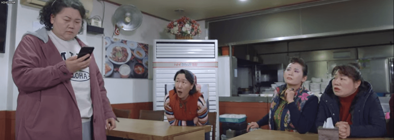 3 bộ phim Hàn gây sốt với hội bà tám láng giềng quá đáng yêu: Đến Son Ye Jin (Crash Landing On You) cũng bị khuất phục! - Ảnh 4.