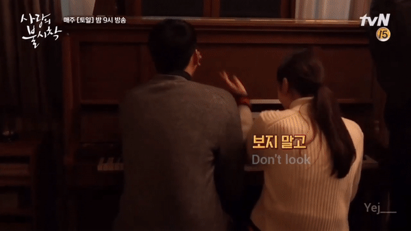 Son Ye Jin cười nắc nẻ vì đánh đàn lệch nốt, trầm trồ trước thiên tài piano Hyun Bin ở hậu trường Crash Landing on You - Ảnh 3.
