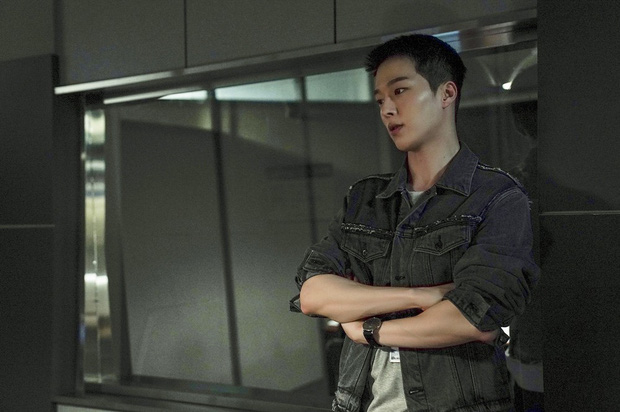 Ma cà rồng Lee Soo Hyuk dắt trai trẻ Jang Ki Yong tái xuất phim mới: Trinh thám giật gân hay đam mỹ trá hình? - Ảnh 4.