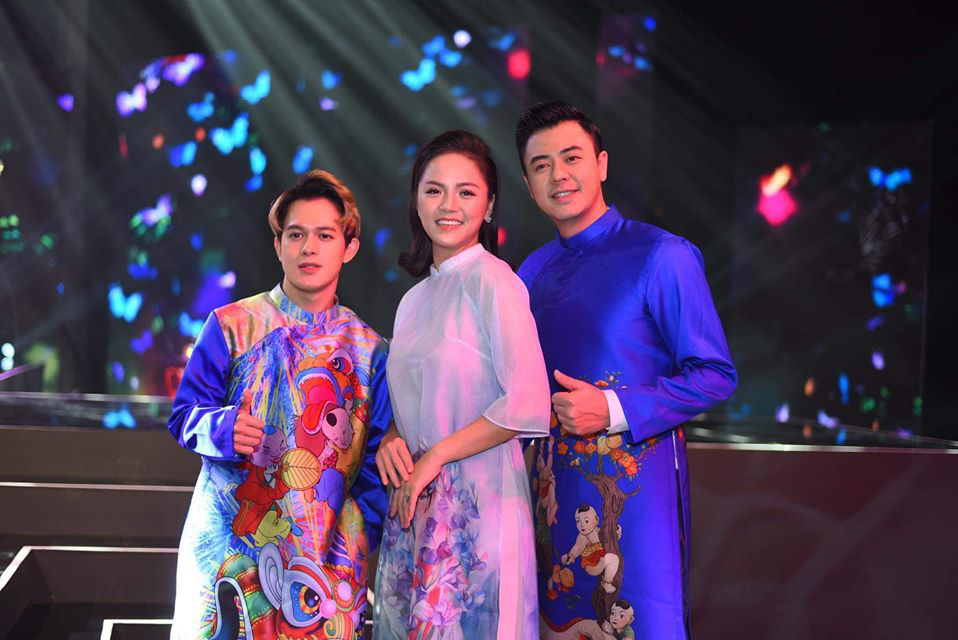 Cùng với các người đẹp Việt, dàn hậu cung VTV cũng khoe sắc trong những tà áo dài duyên dáng đón Xuân về - Ảnh 6.