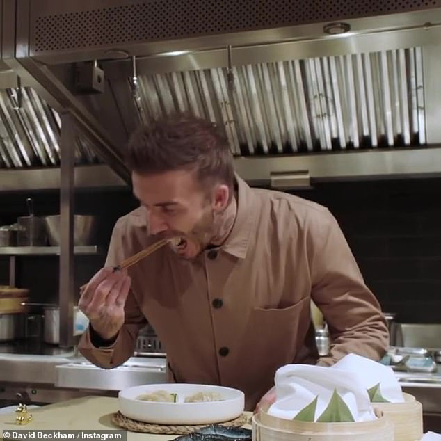 David Beckham bất ngờ vào bếp làm sủi cảo để chúc mừng Tết Nguyên Đán: Chiều fan châu Á đến thế là cùng! - Ảnh 6.