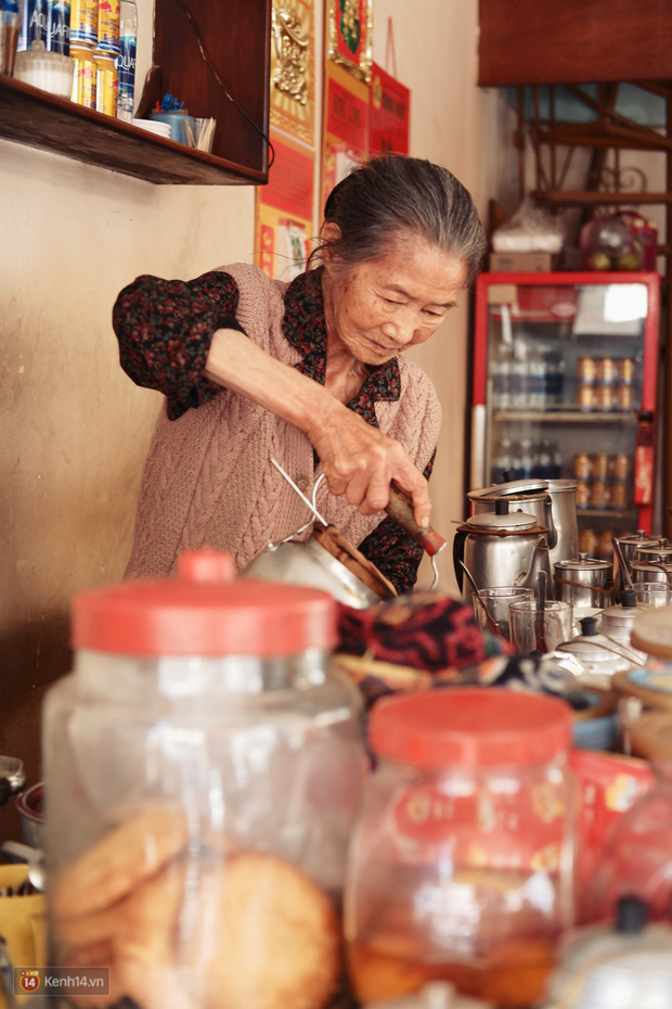 Tết này, người Đà Lạt chính thức mất đi góc cà phê vợt thân quen với tuổi đời hơn nửa thế kỷ ở quán bà Năm! - Ảnh 6.