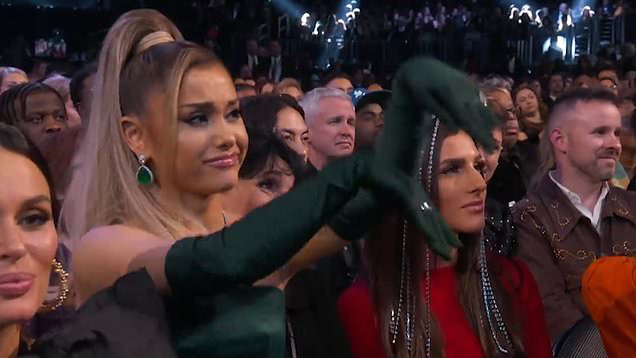 Tranh c&atilde;i: Ariana Grande ho&agrave;n to&agrave;n trắng tay nh&igrave;n Billie Eilish c&oacute; c&uacute; ăn bốn lịch sử, l&agrave; một chi&ecirc;u tr&ograve; che phốt của Grammy? - Ảnh 5.