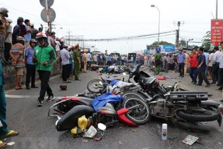 102 người chết vì tai nạn giao thông trong năm ngày nghỉ Tết - Ảnh 1.